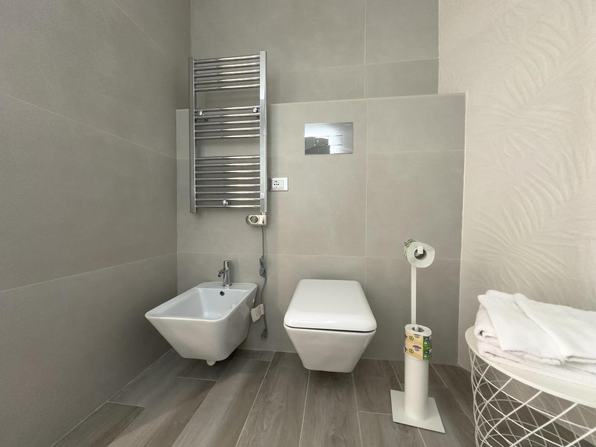 Al Civico3 Home & Suites Салерно Экстерьер фото
